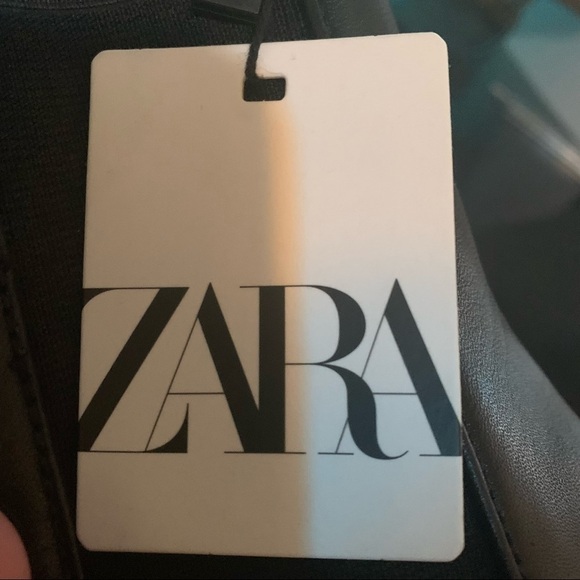 NWT. Zara Flat Leather Ankle Boot. Size 9. - Picture 7 of 8